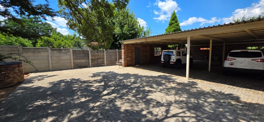 4 Bedroom Property for Sale in Collerville North West